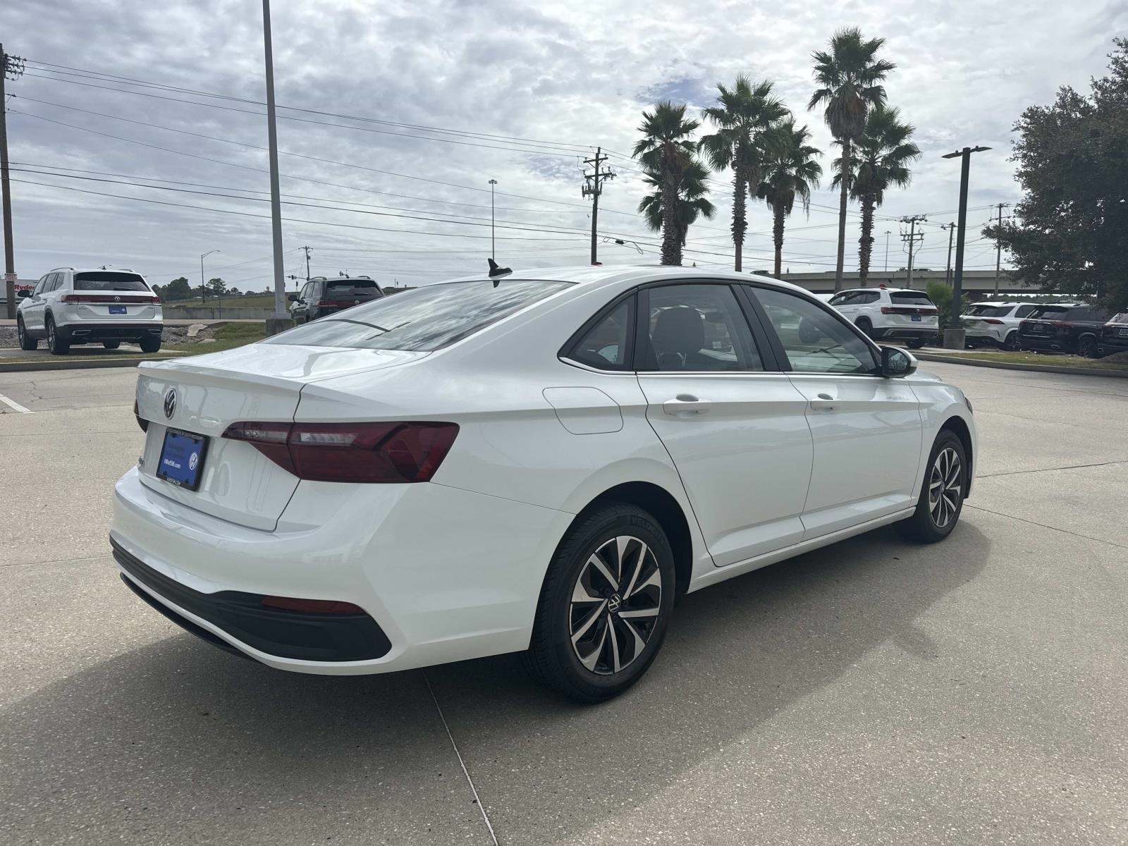 2024 Volkswagen Jetta 1.5T S photo 5