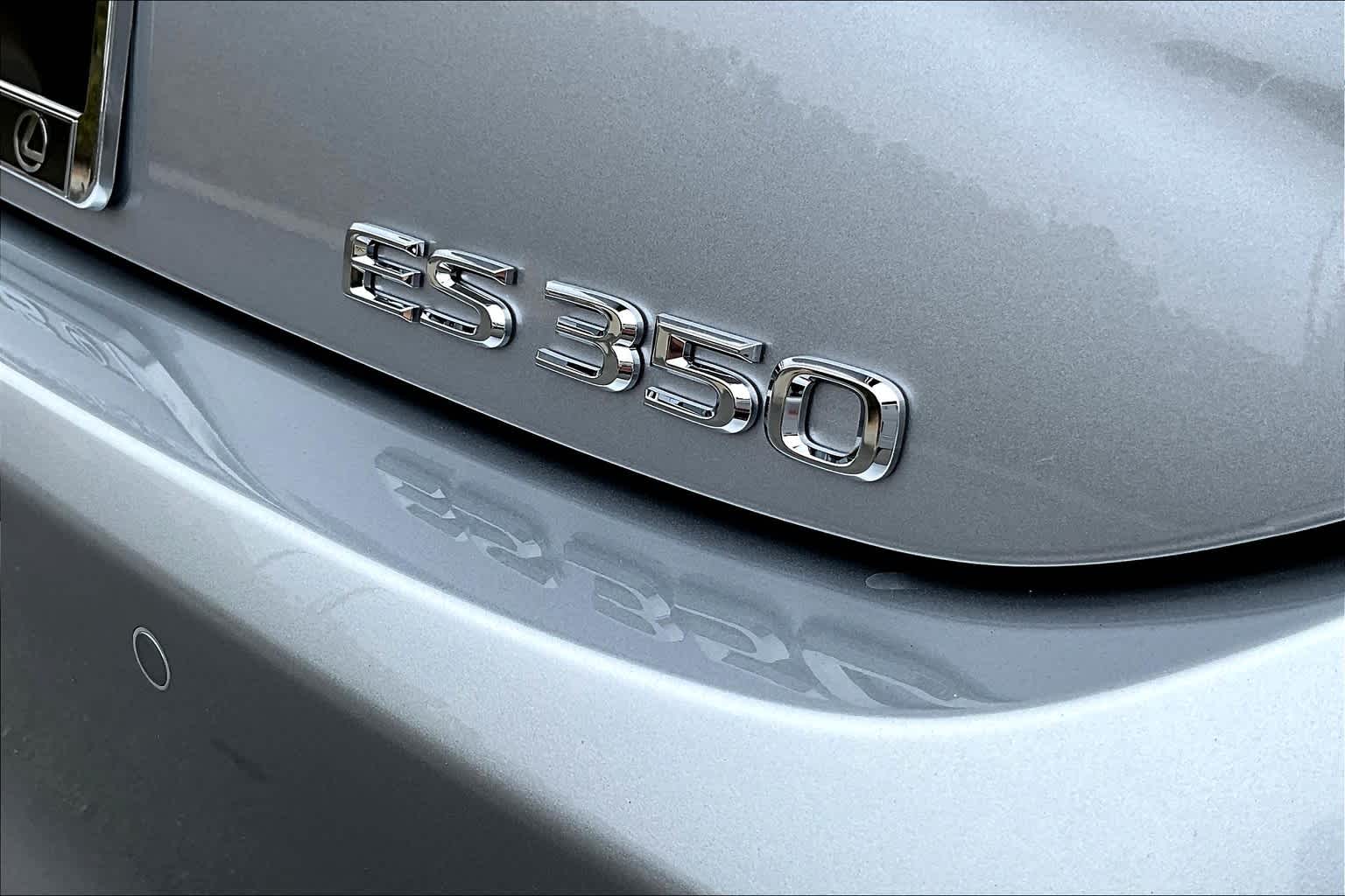 2025 Lexus ES 350 photo 8