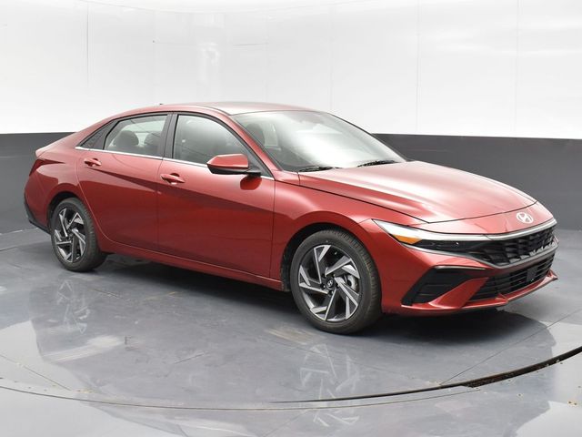 2024 Hyundai Elantra SEL Convenience photo 8