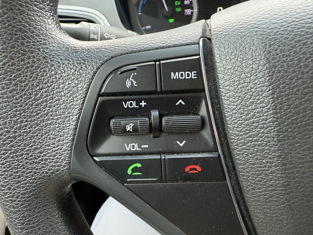 2016 Hyundai Sonata SE Hybrid photo 16