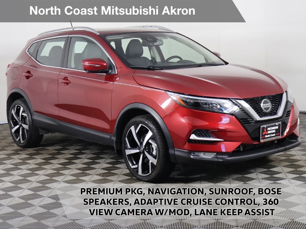 2022 Nissan Rogue Sport SL's photo