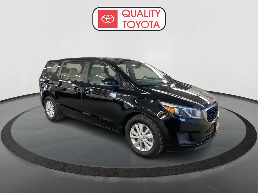 Used 2018 Kia Sedona L with VIN KNDMA5C11J6400728 for sale in Fergus Falls, Minnesota