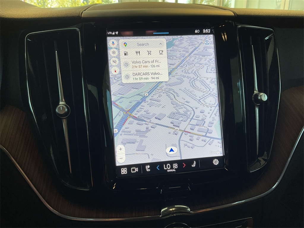 2024 Volvo XC60 B5 Plus photo 21