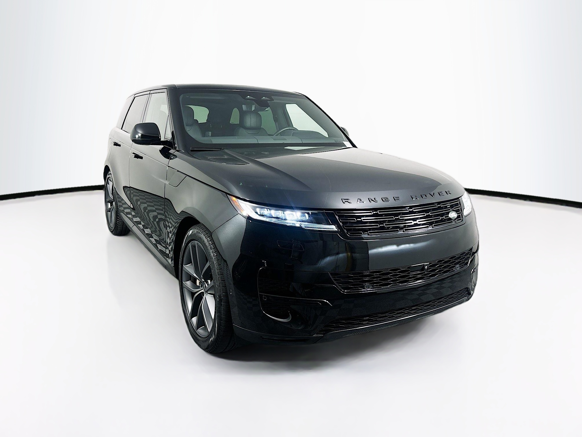 2025 Land Rover Range Rover Sport SE photo 3