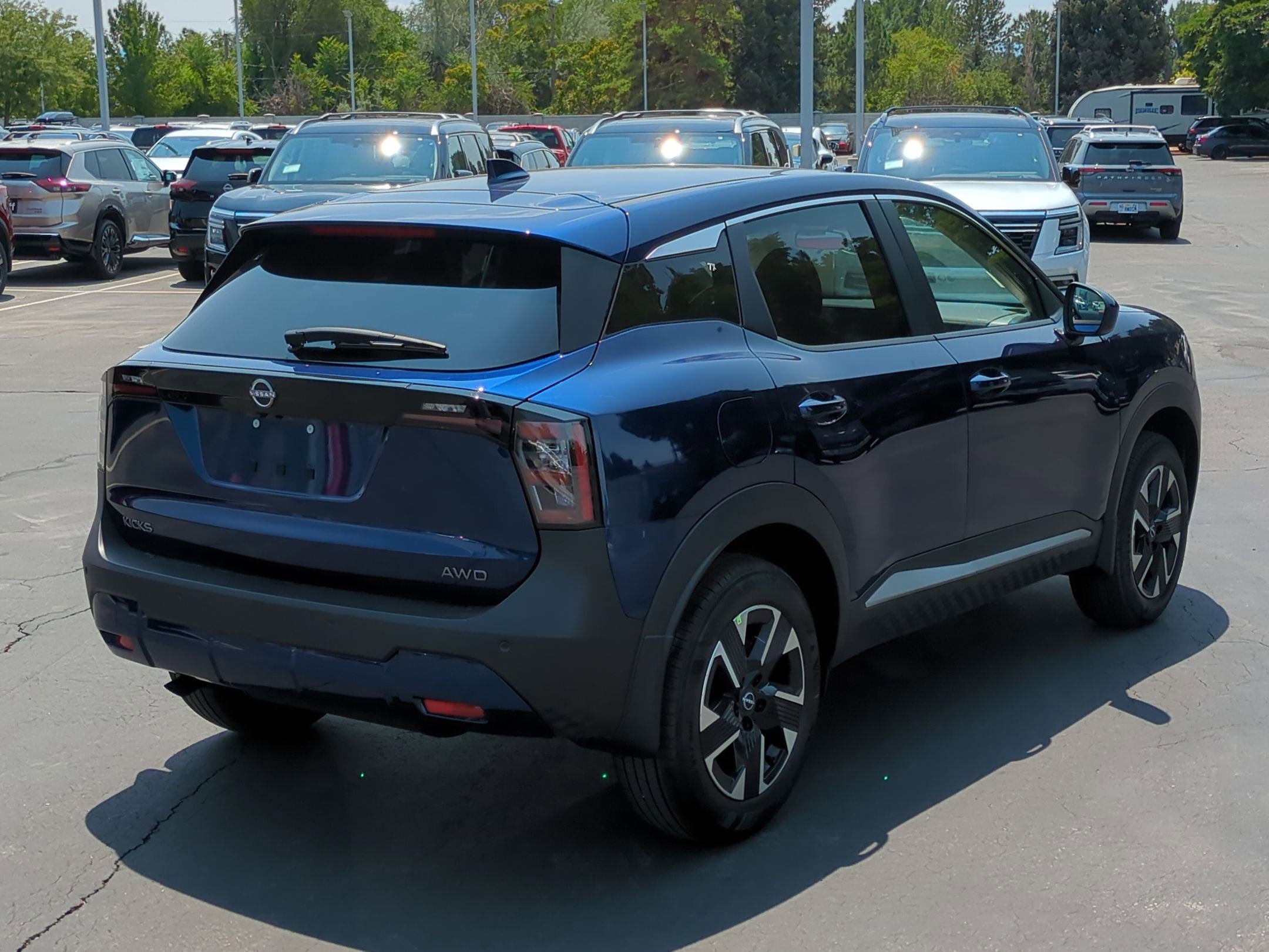 2025 Nissan Kicks SV photo 3