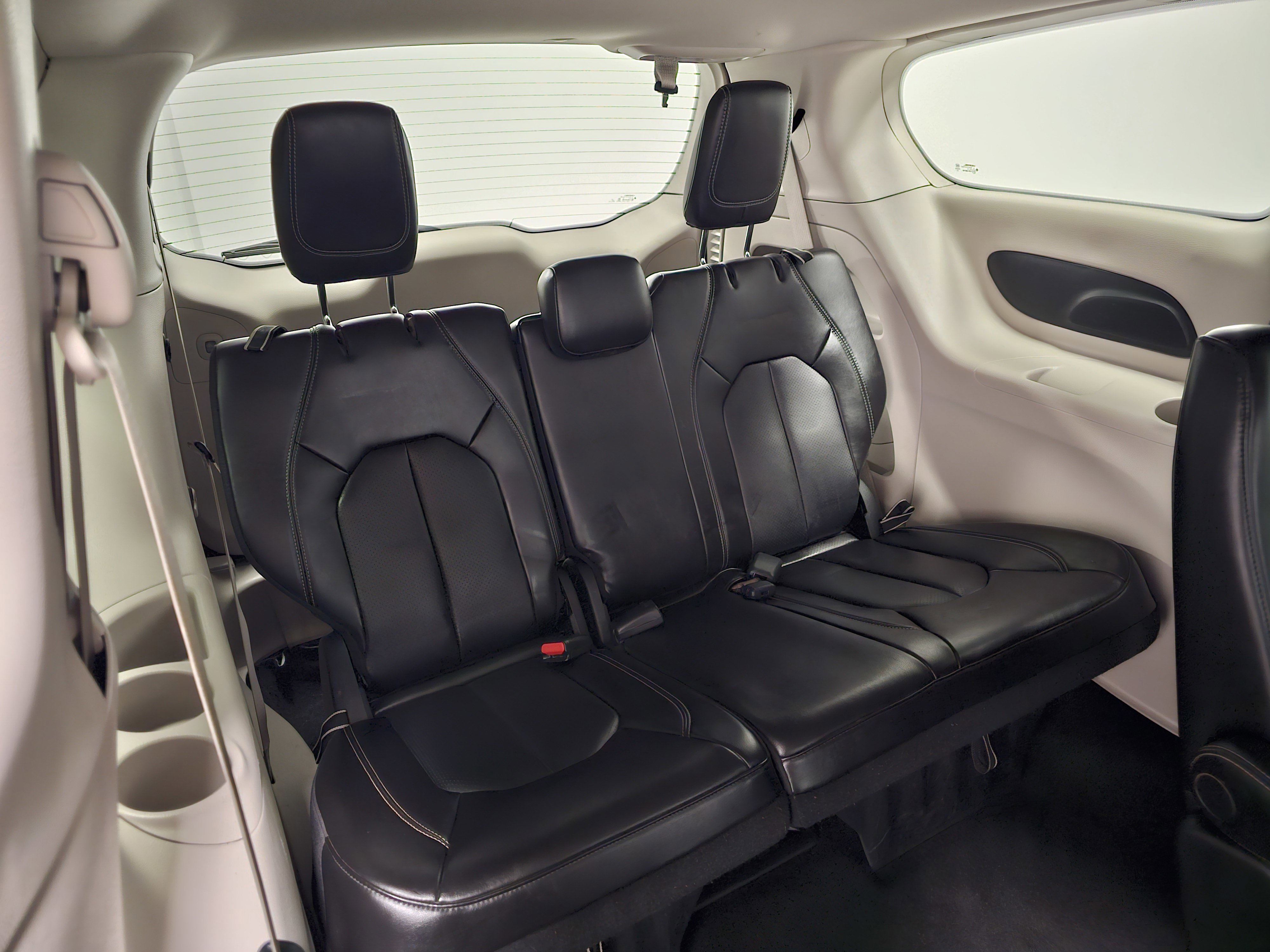 2023 Chrysler Pacifica Touring L photo 6