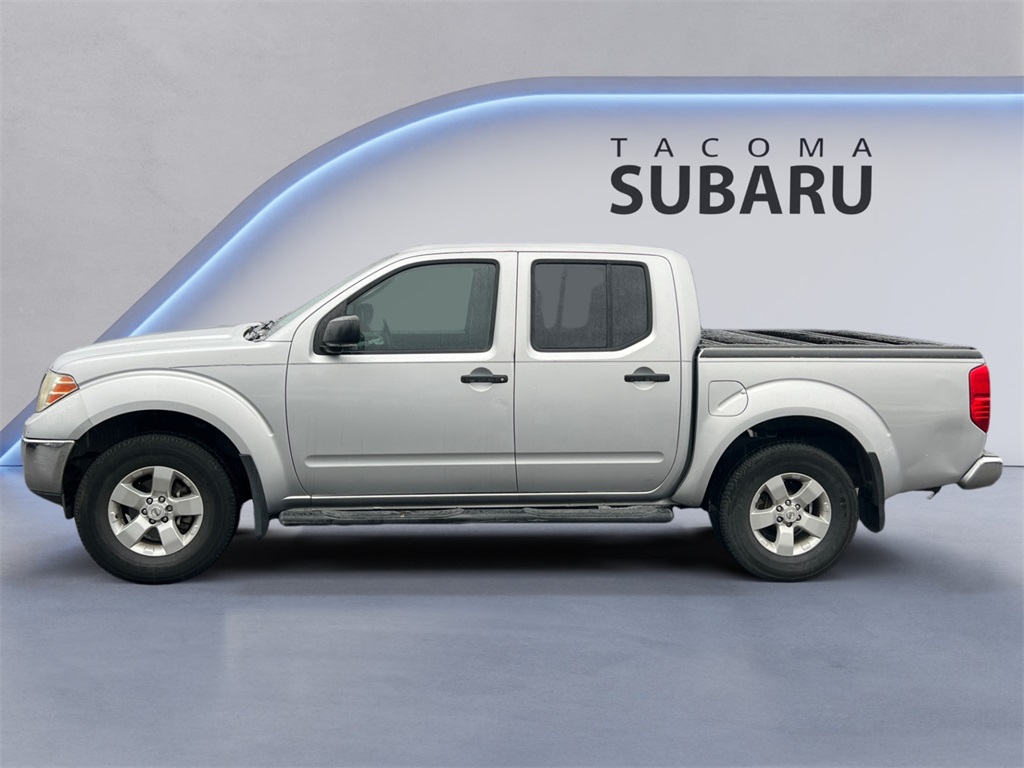 2011 Nissan Frontier SV photo 2
