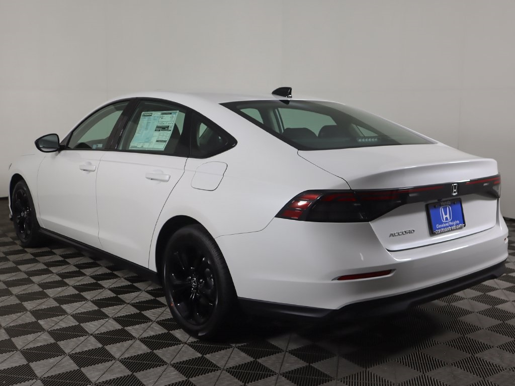 2025 Honda Accord SE photo 4