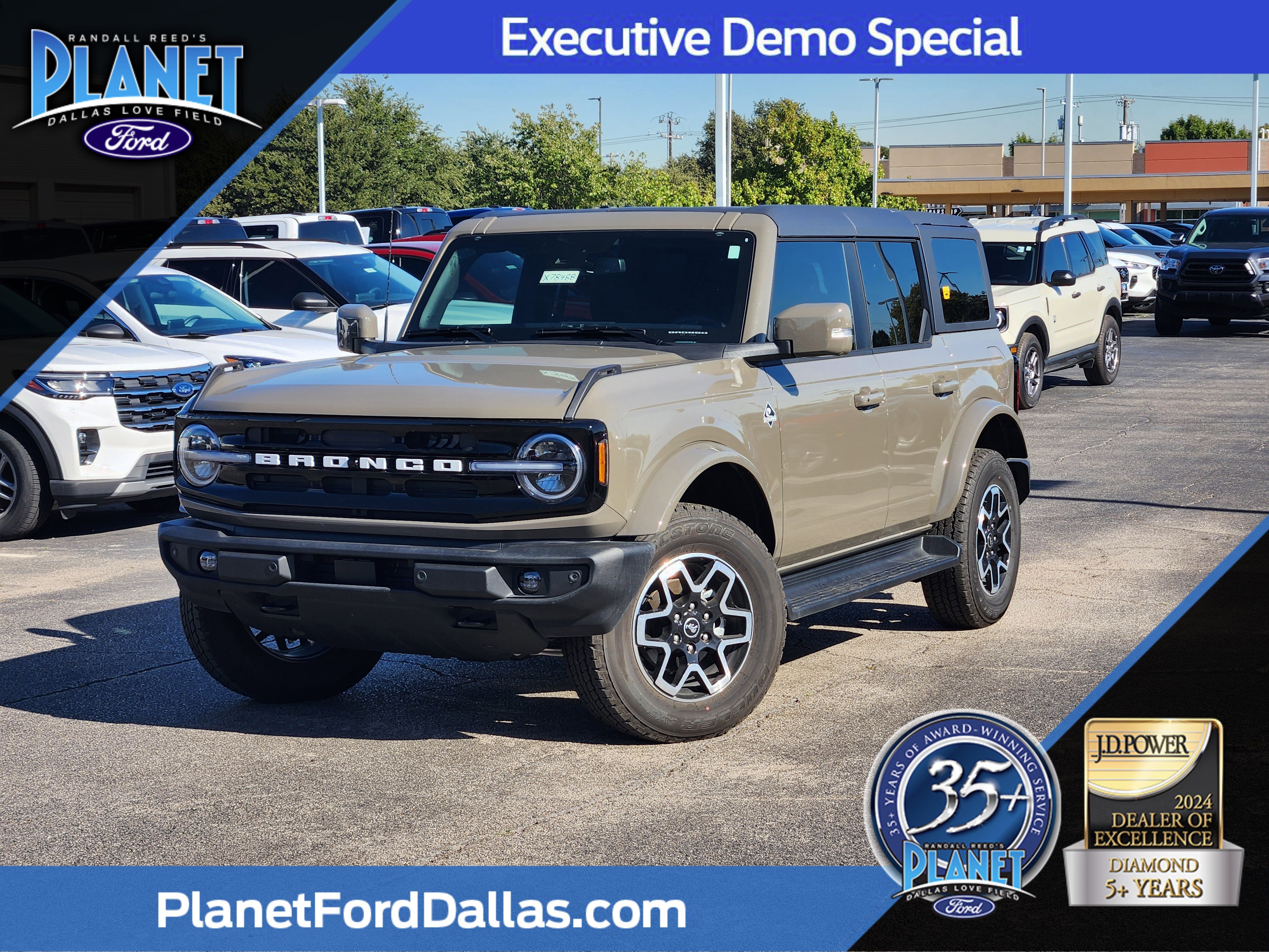 2025 Ford Bronco 4-Door Outer Banks's photo