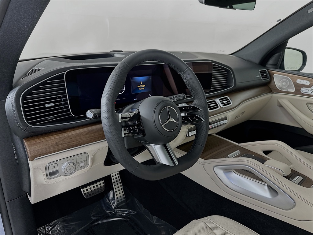 2026 Mercedes Benz GLS 580 4MATIC photo 9