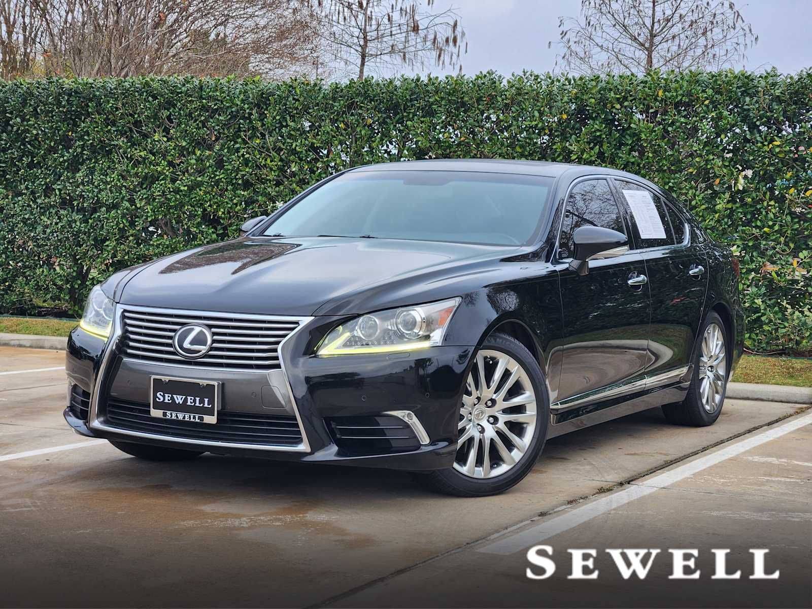 2015 Lexus LS Base's photo