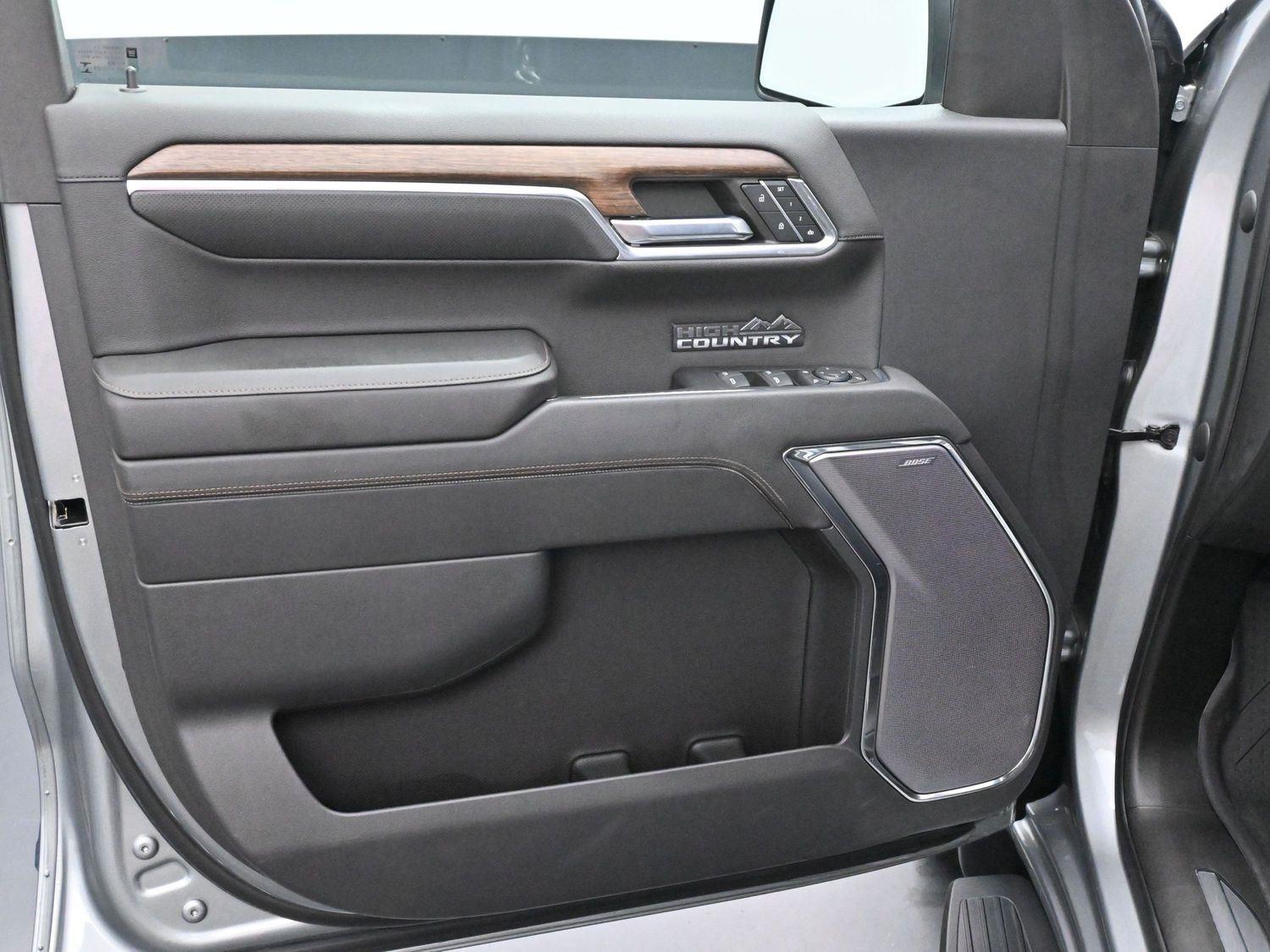 2023 Chevrolet Silverado 1500 High Country photo 9