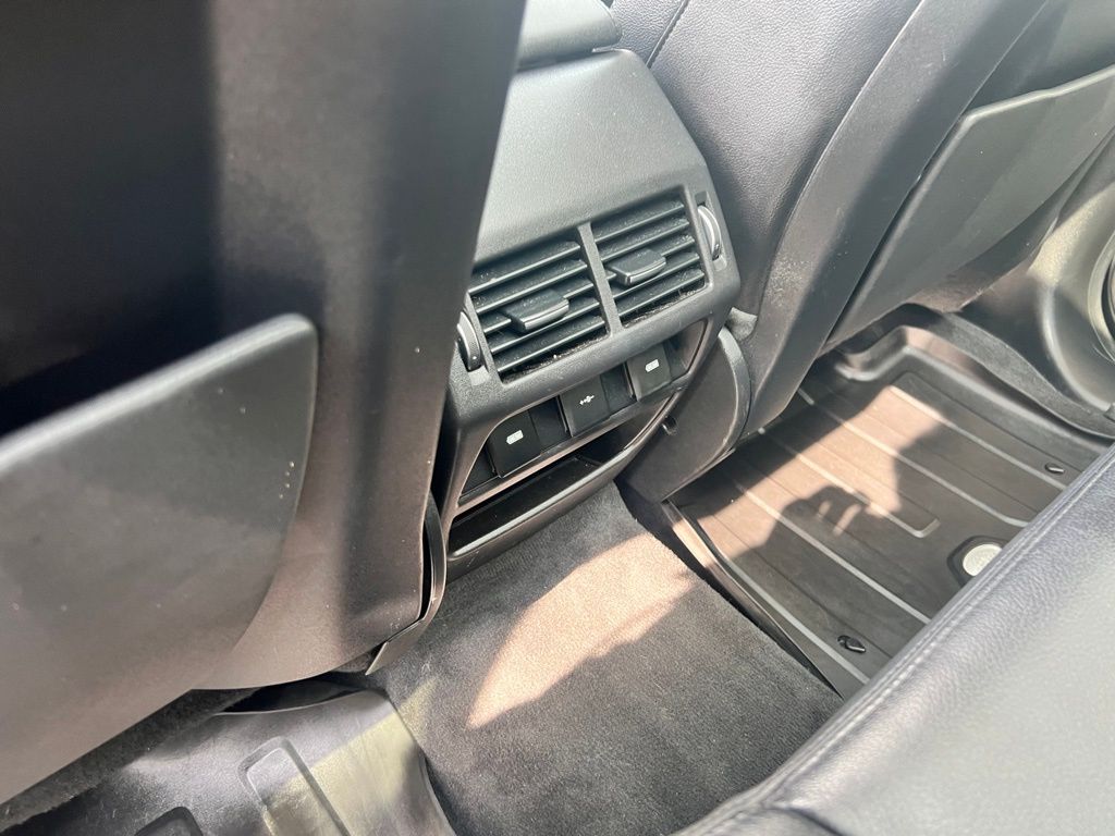 2020 Land Rover Discovery Sport S photo 18