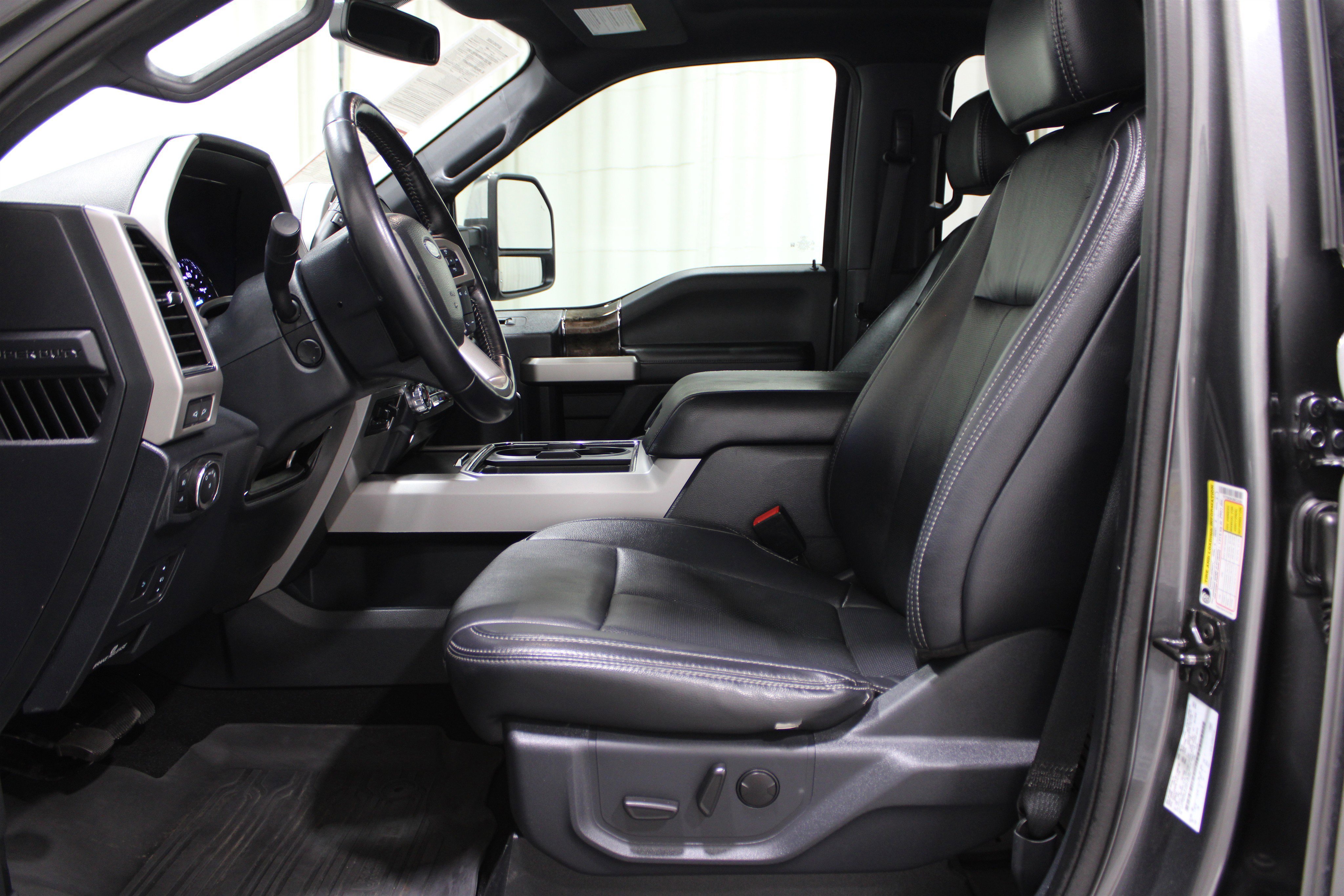 2022 Ford F-250 Lariat photo 3