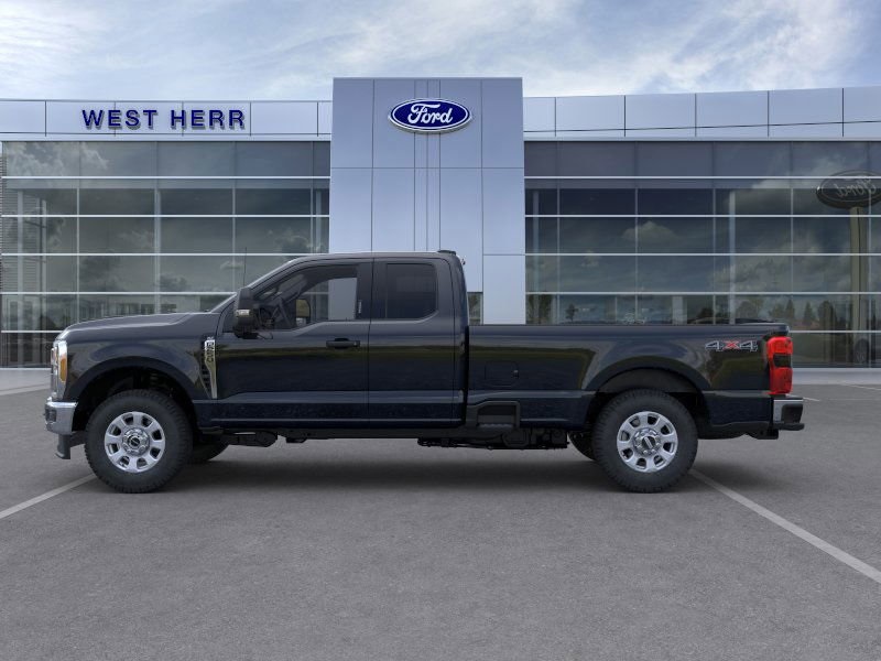 2025 Ford F-250 XLT photo 3