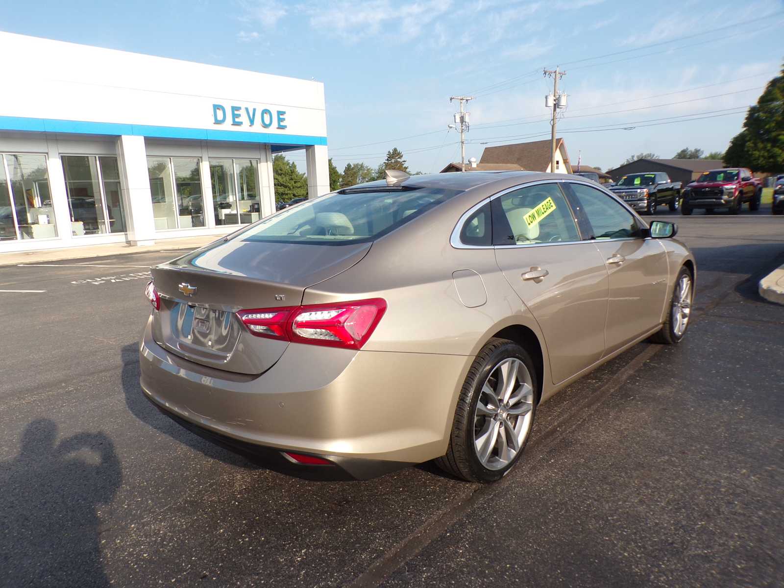2024 Chevrolet Malibu Premier 2LT photo 3