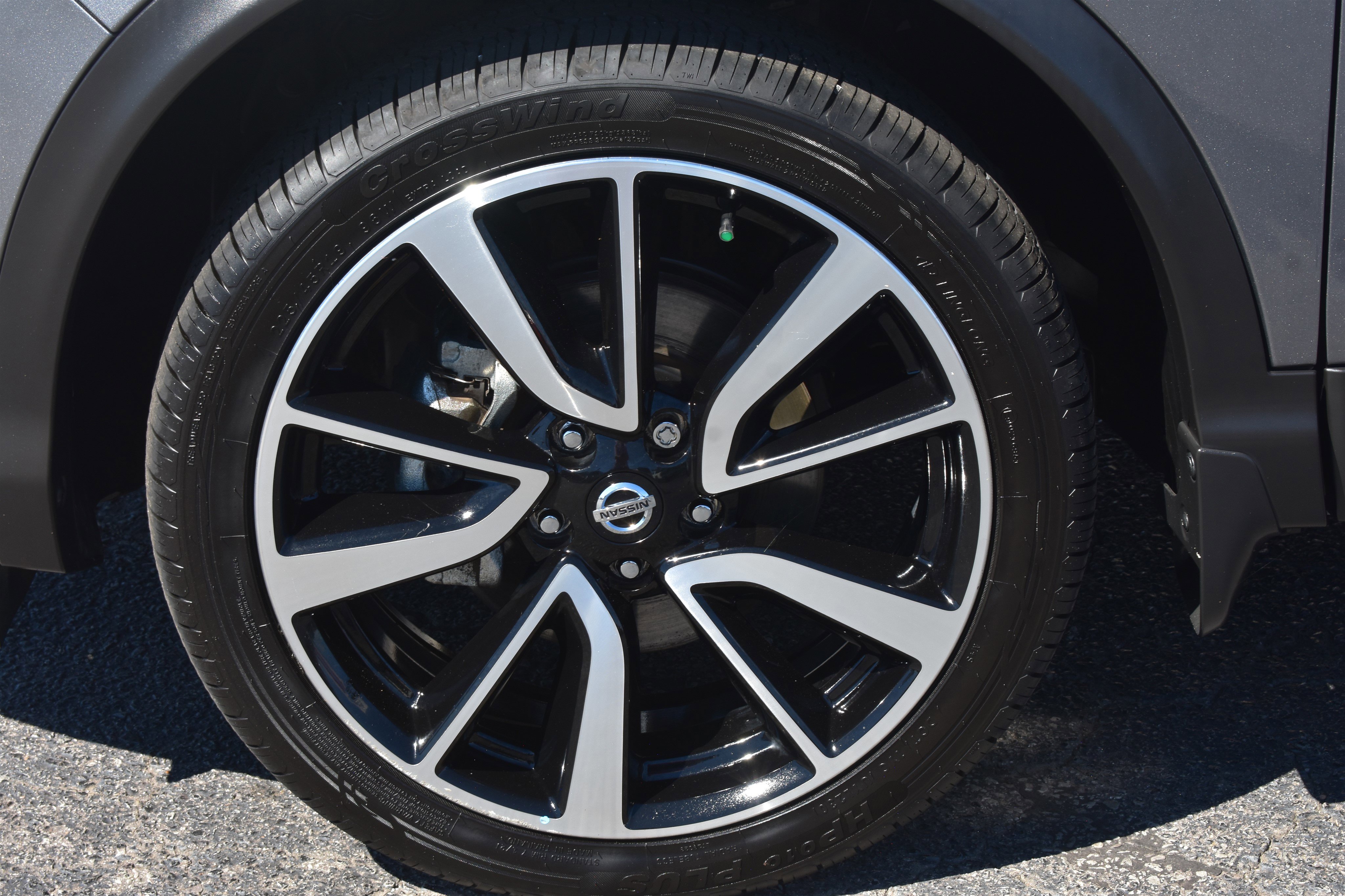 2019 Nissan Rogue Sport SL photo 2