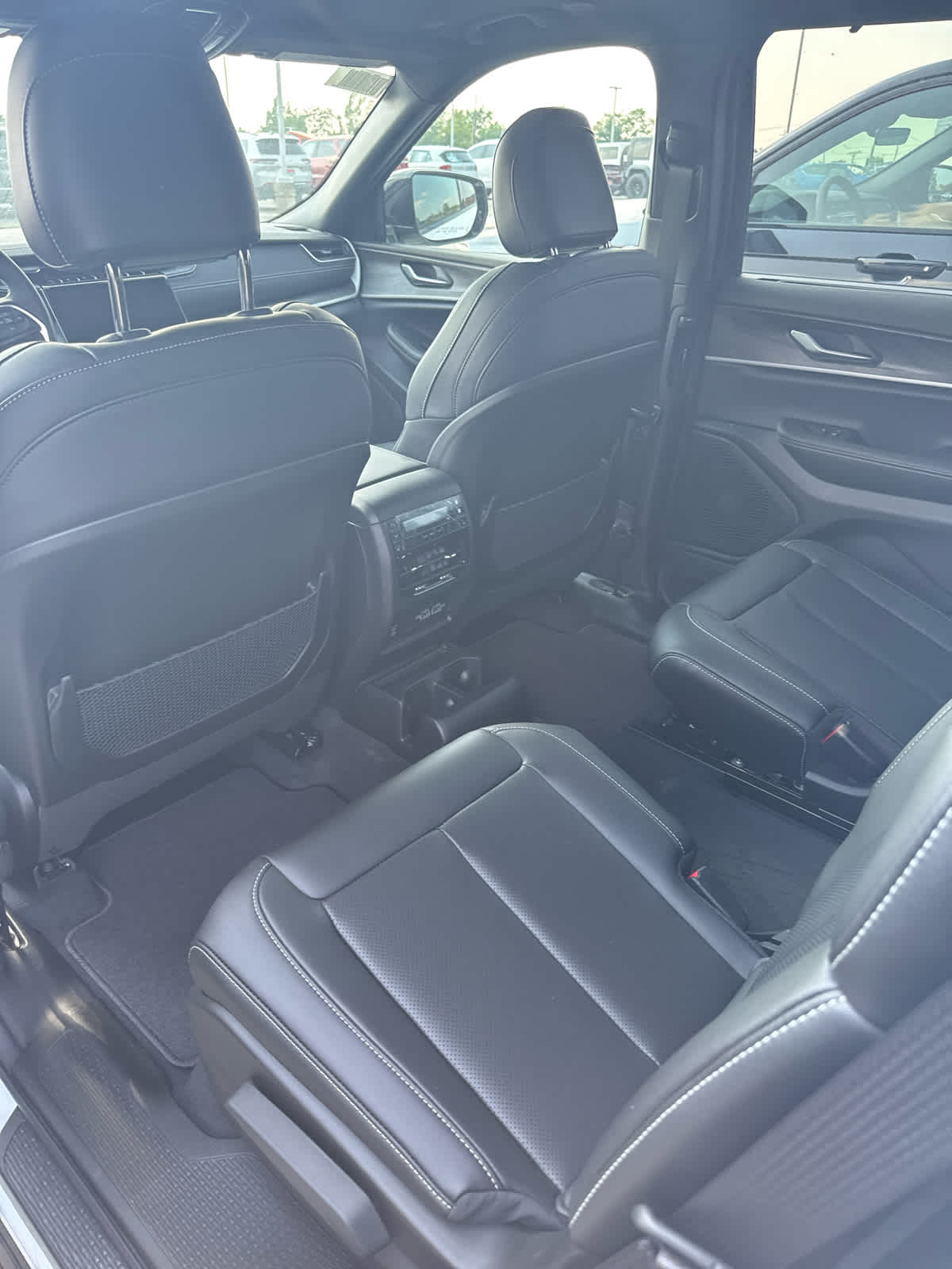 2025 Jeep Grand Cherokee Limited photo 10