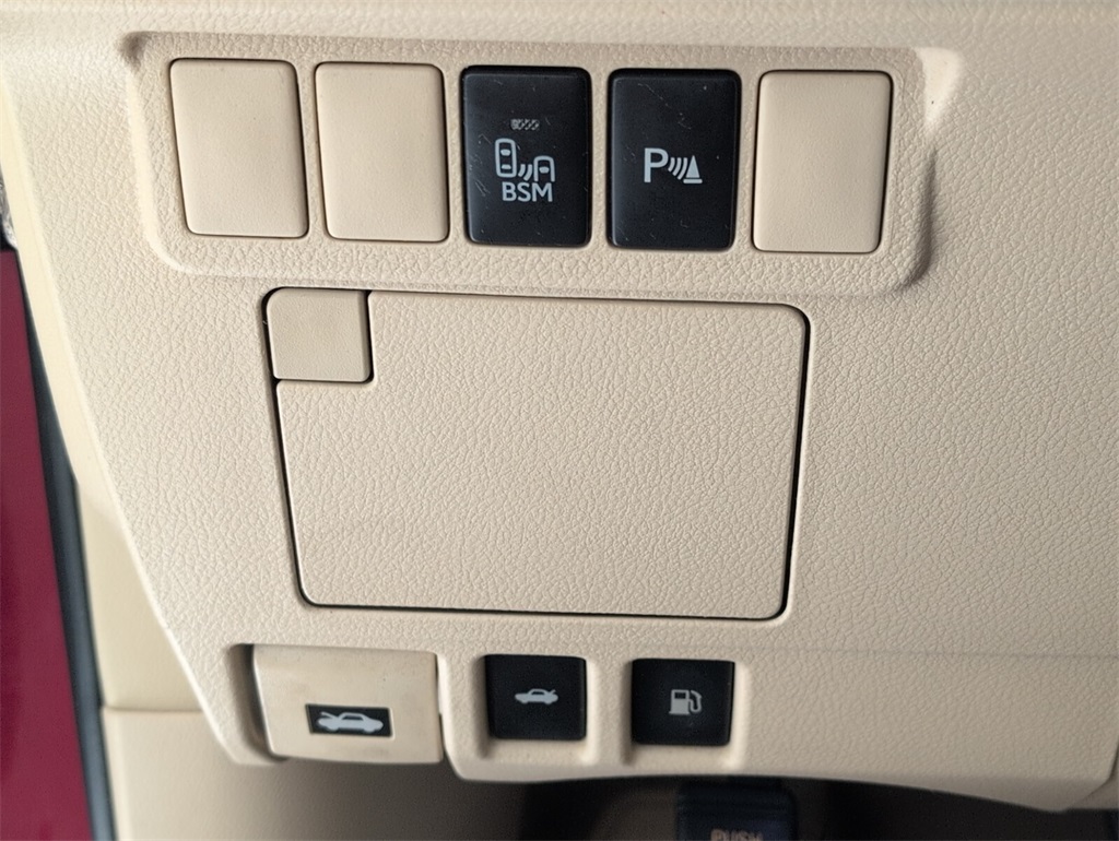 2015 Lexus ES 350 photo 26