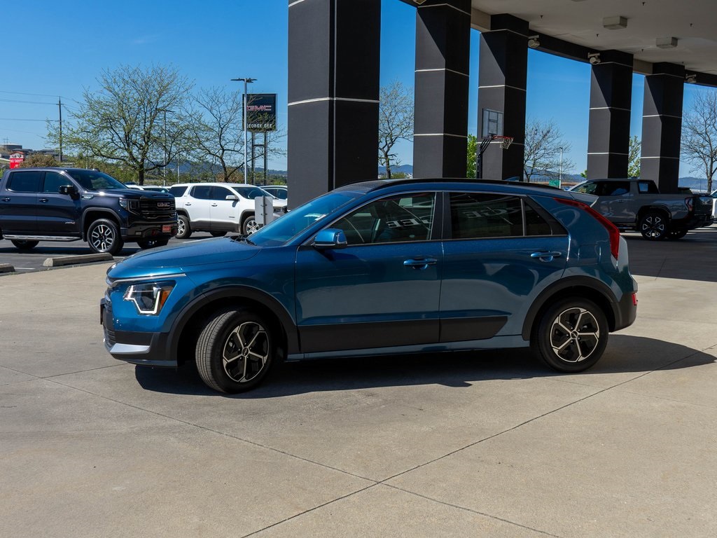 2025 Kia Niro EX photo 3