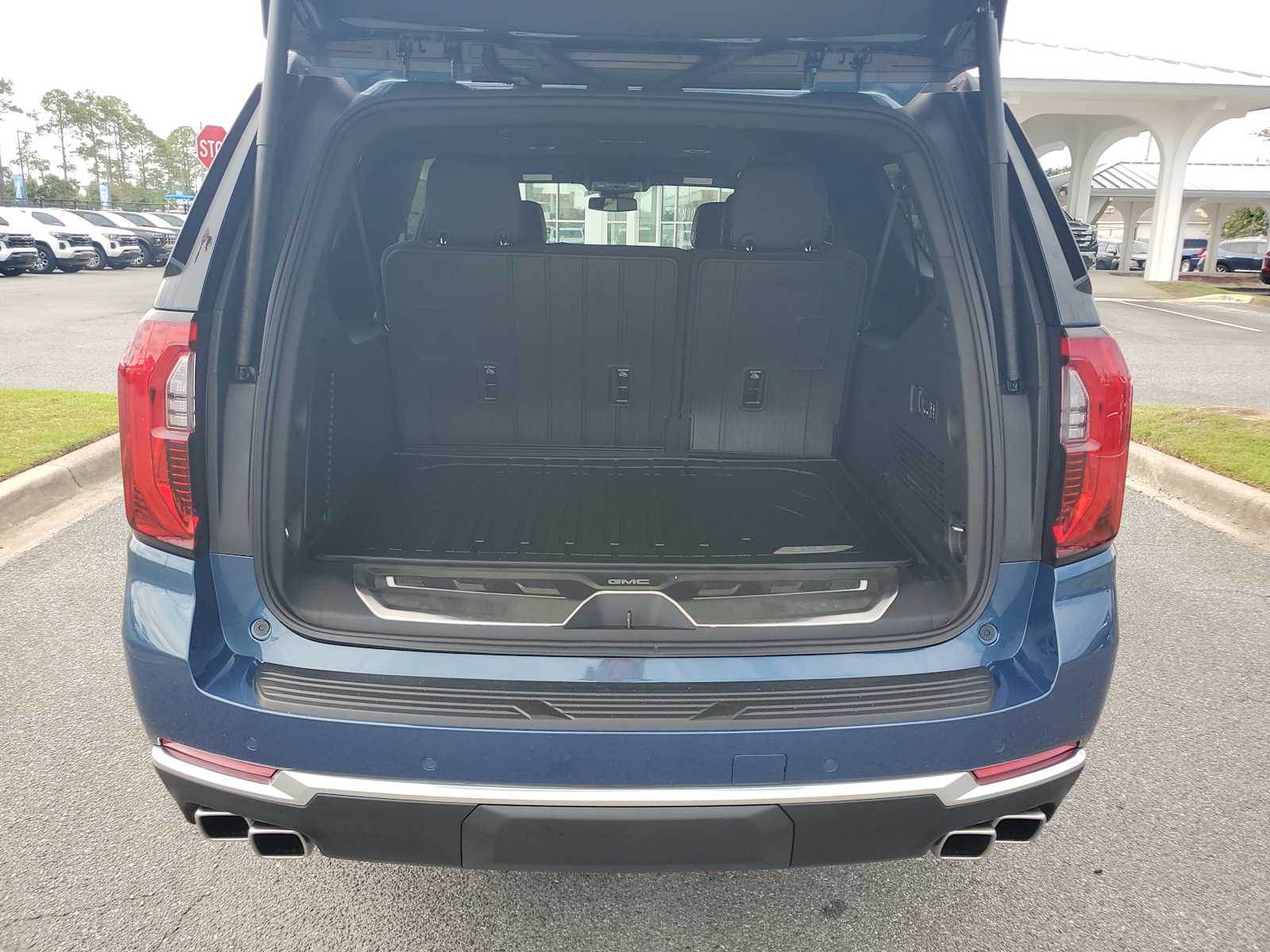 2025 Gmc Yukon XL Denali photo 5