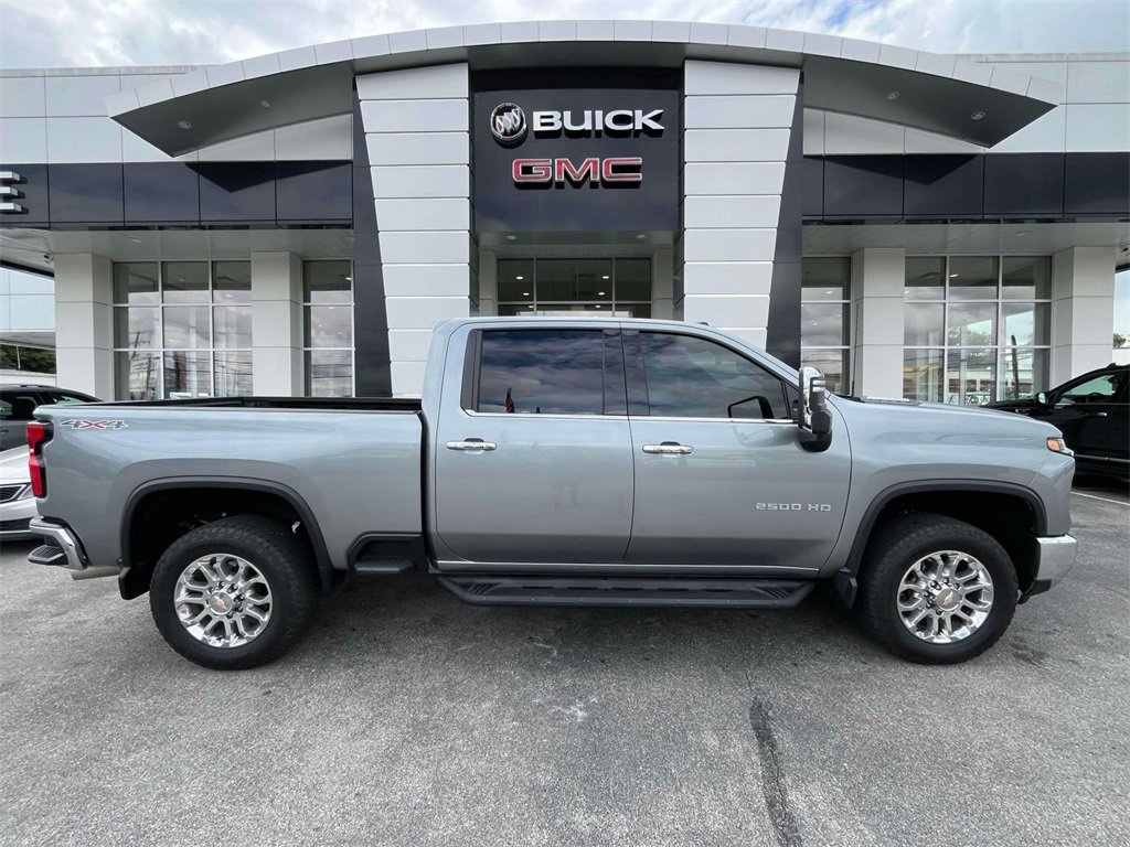 2024 Chevrolet Silverado 2500HD LTZ photo 2