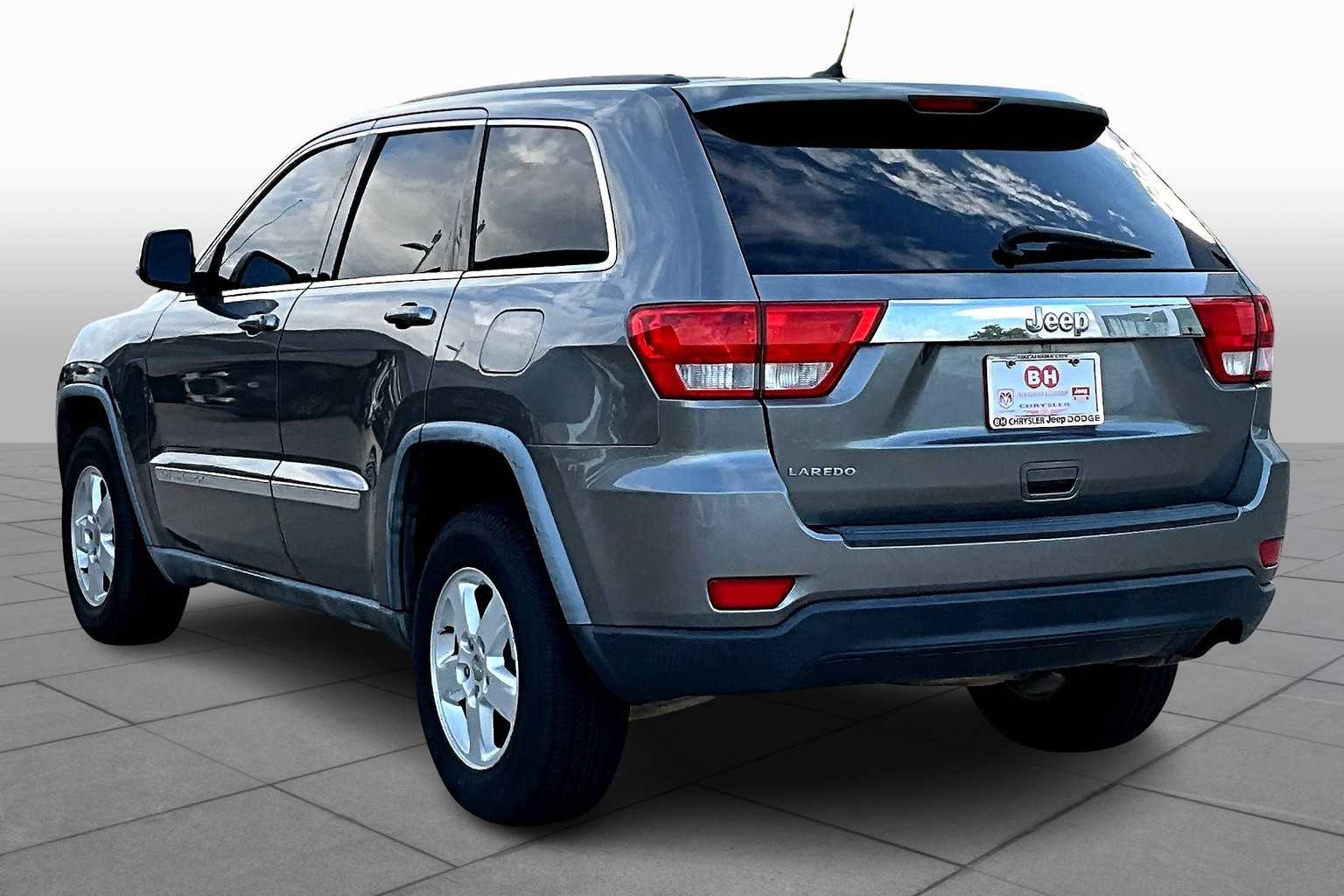 2012 Jeep Grand Cherokee Laredo photo 12