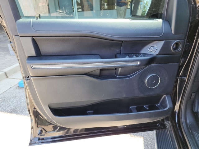 2021 Ford Expedition XLT photo 4