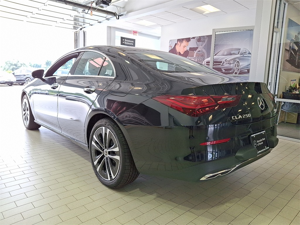2025 Mercedes Benz CLA 250 4MATIC photo 3