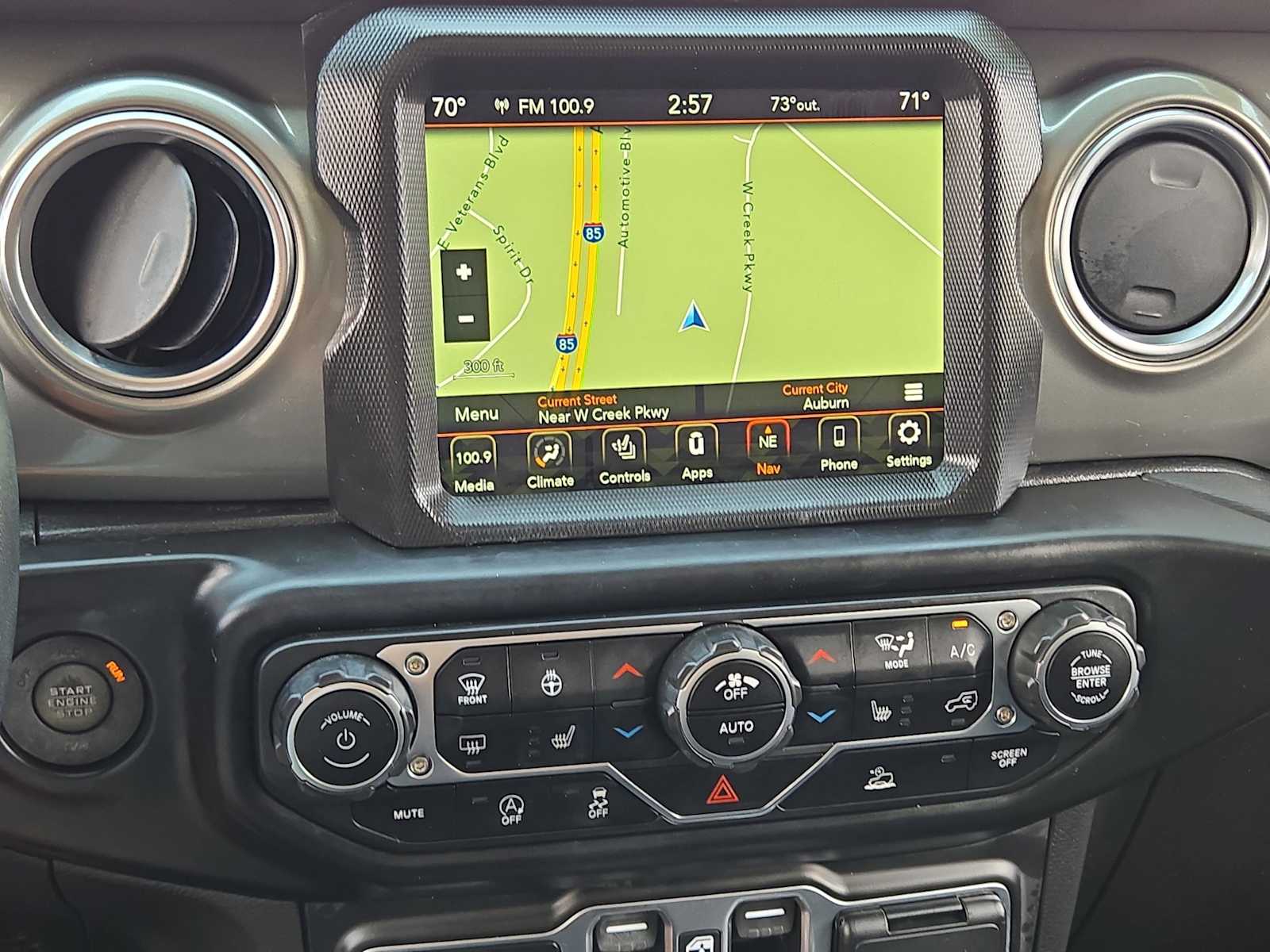 2022 Jeep Wrangler Unlimited Sahara photo 25