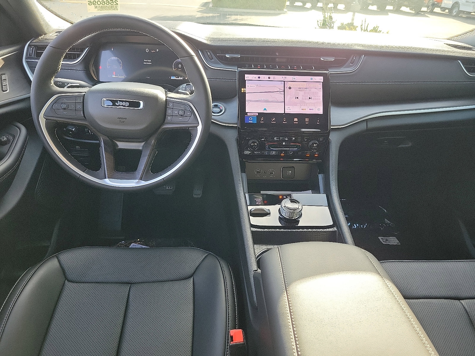 2025 Jeep Grand Cherokee L photo 3