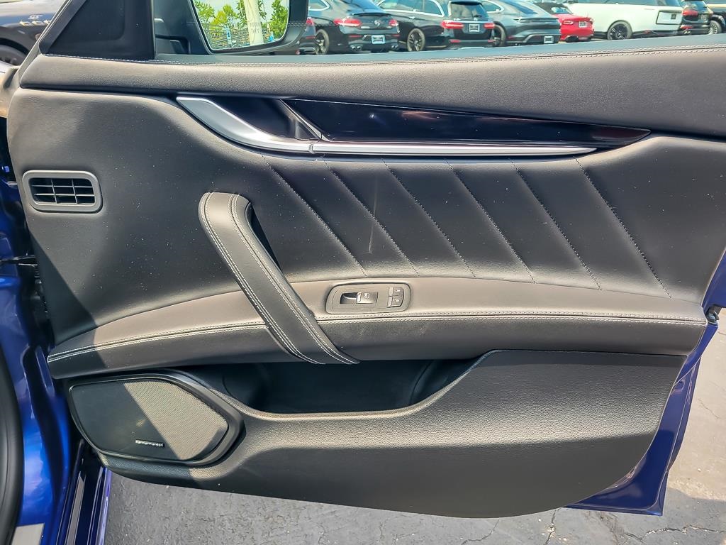 2023 Maserati Ghibli Modena Q4 photo 22
