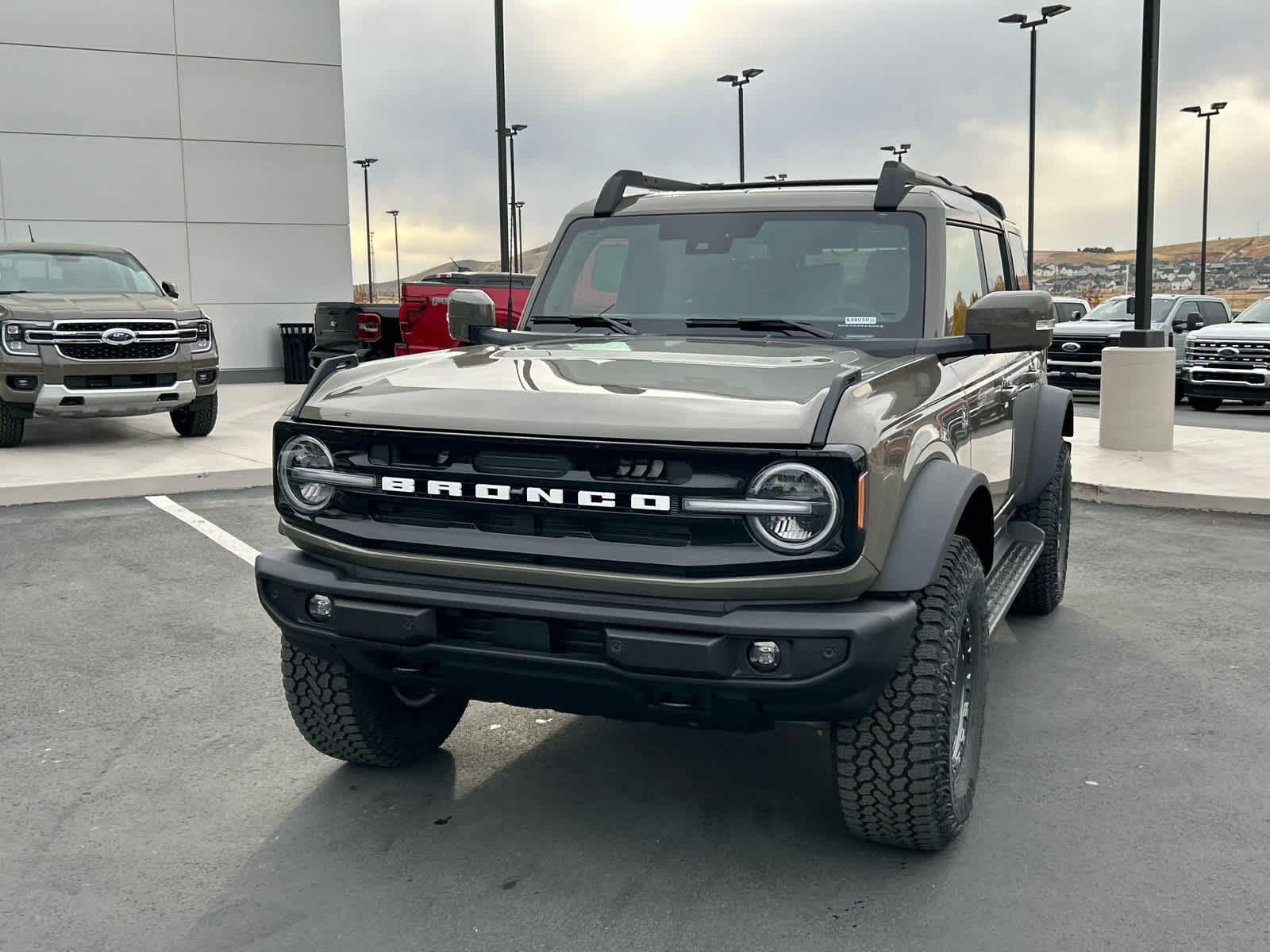 2025 Ford Bronco Outer Banks photo 3