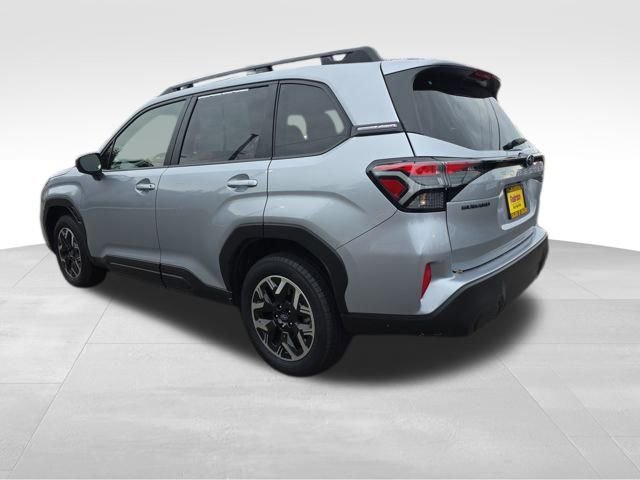 2025 Subaru Forester Premium Base photo 3