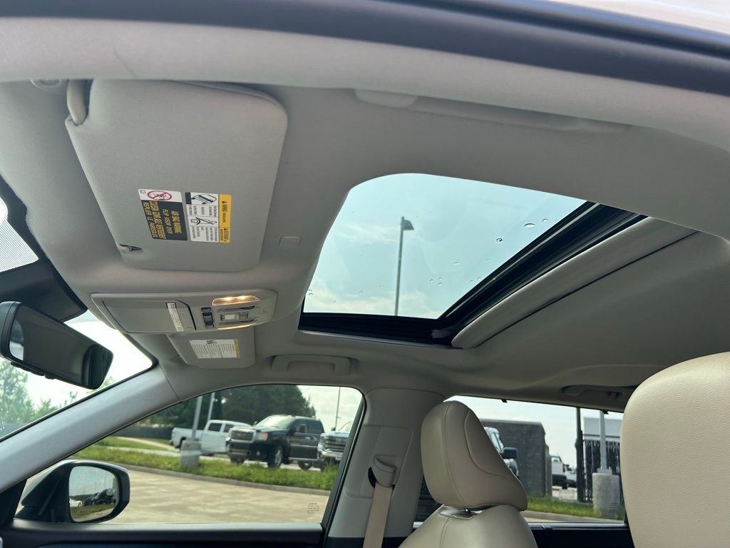 2021 Toyota Highlander XLE photo 13