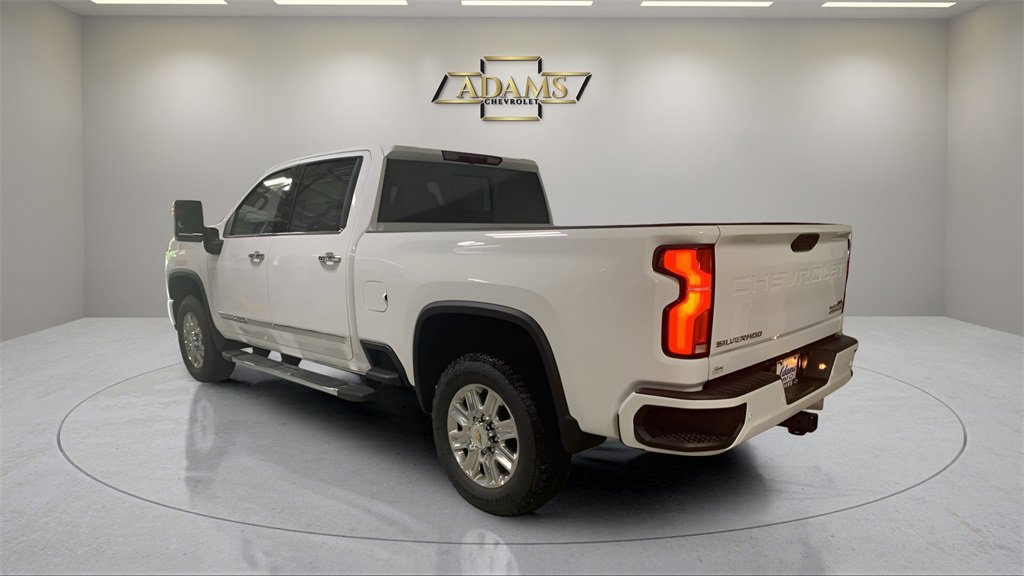 2025 Chevrolet Silverado 2500HD High Country photo 4