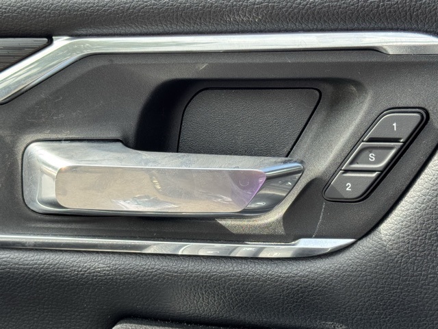 2024 Ram 1500 Laramie photo 12