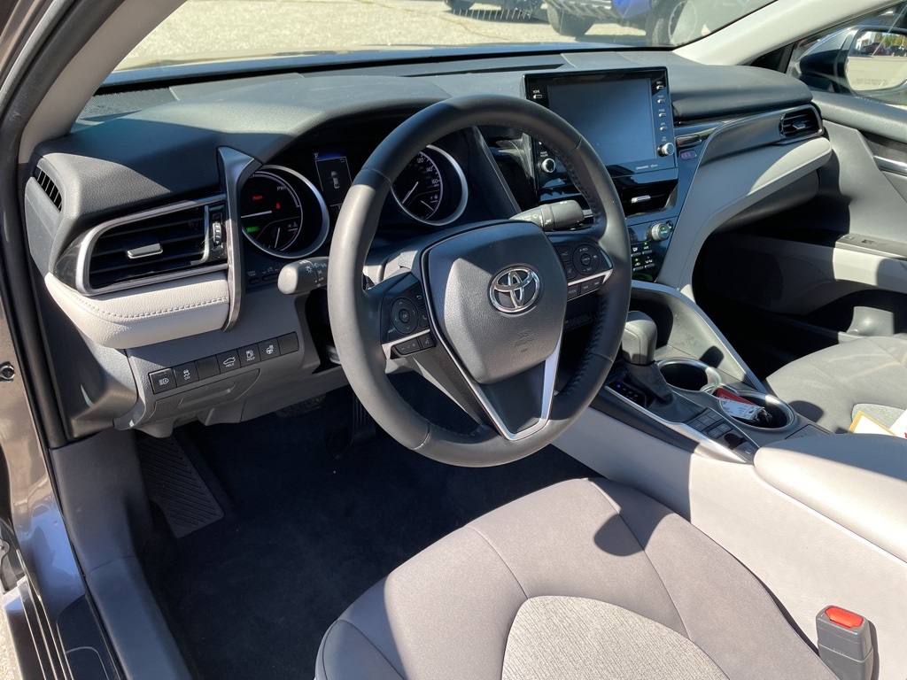 2021 Toyota Camry Hybrid LE photo 4