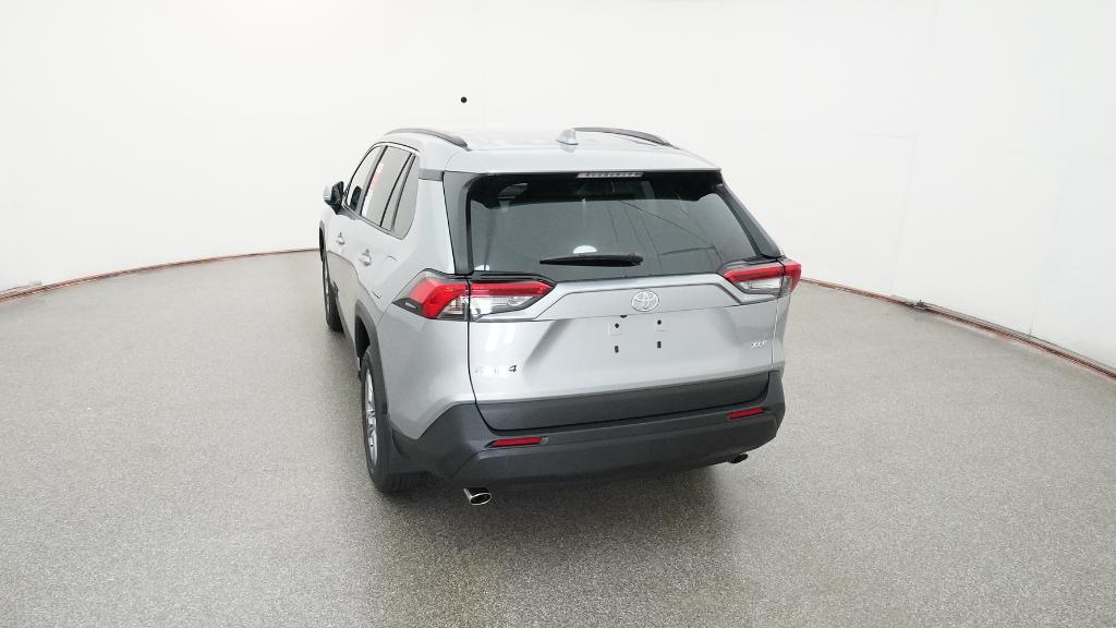 2025 Toyota RAV4 XLE photo 14