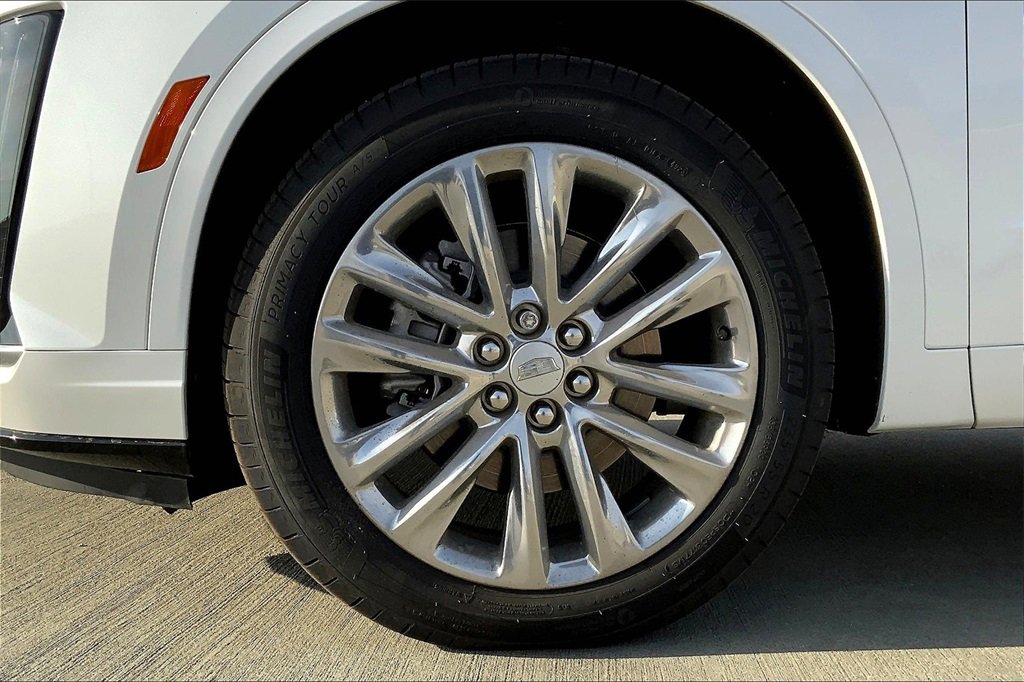 2024 Cadillac XT6 Premium Luxury photo 11