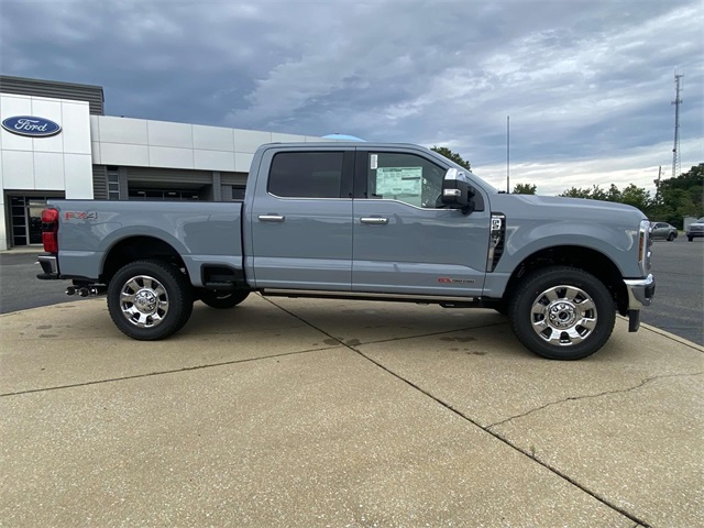 2025 Ford F-250 photo 2
