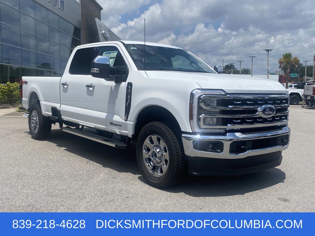 2025 Ford F-350 Super Duty Lariat's photo