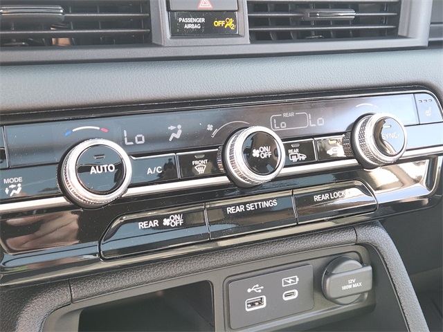 2025 Honda Pilot Touring photo 13