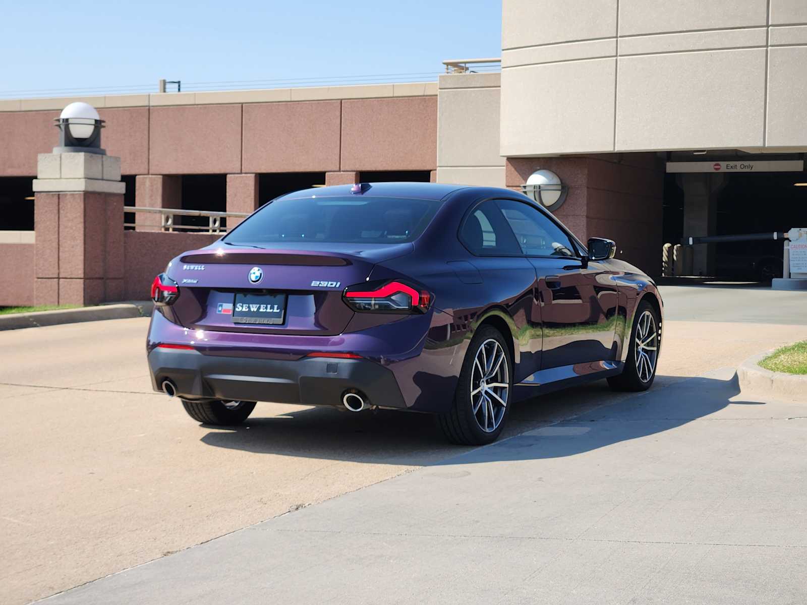 2025 Bmw 230i photo 4