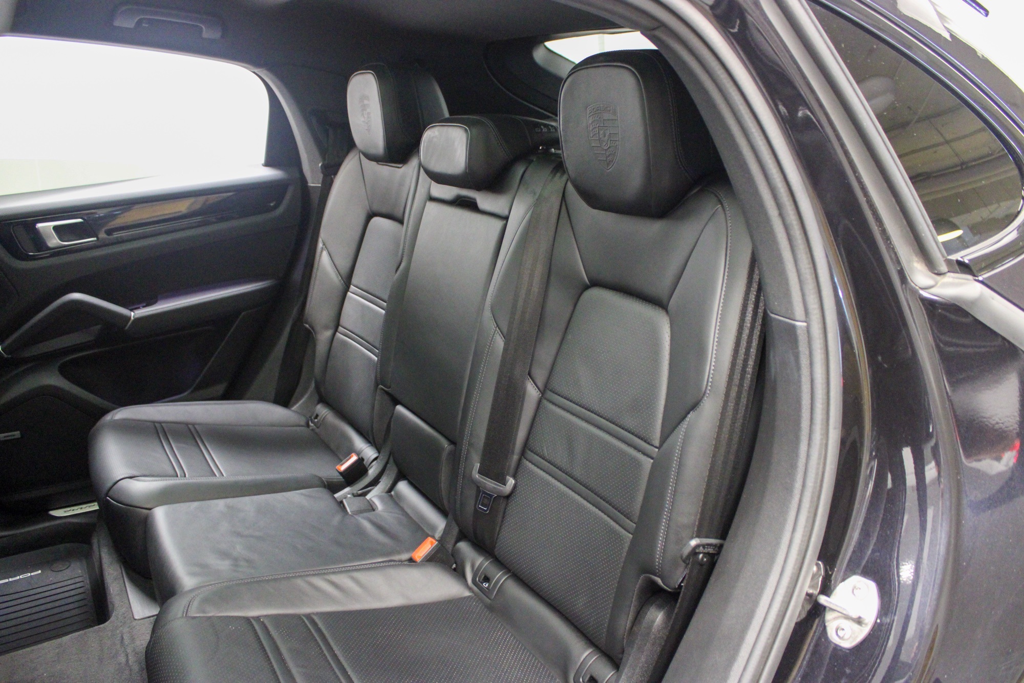 2022 Porsche Cayenne Coupe photo 23