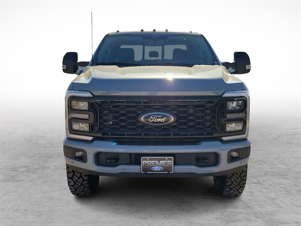 2025 Ford F-250 photo 3