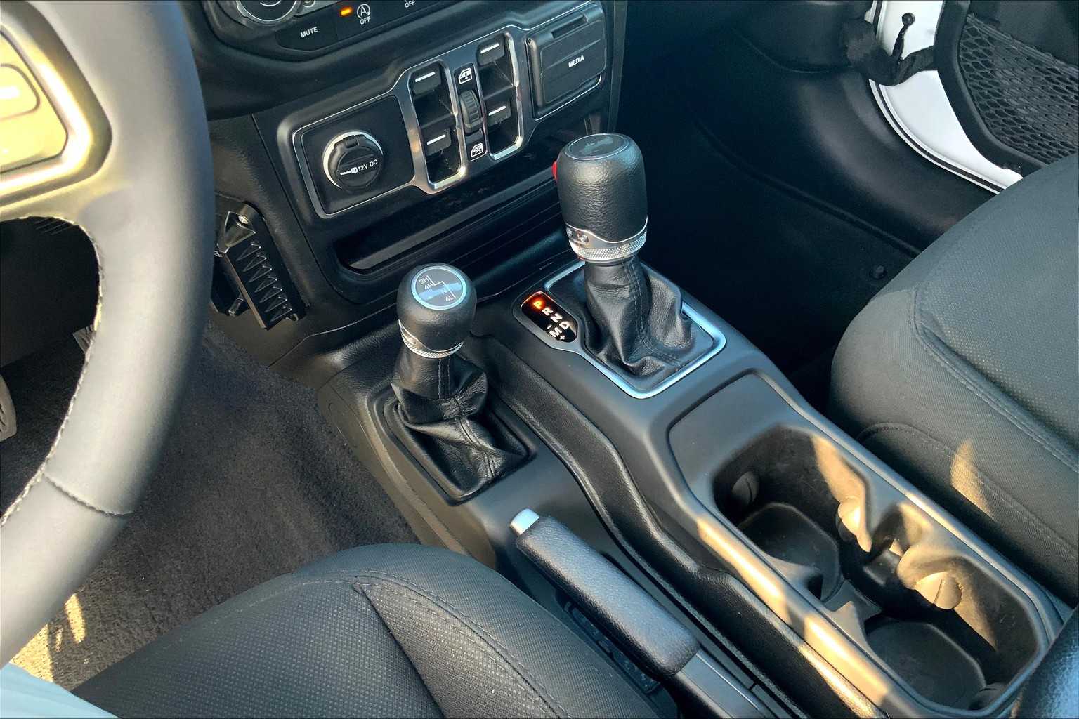 2023 Jeep Wrangler Sport S photo 14