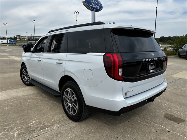 2025 Ford Expedition photo 7