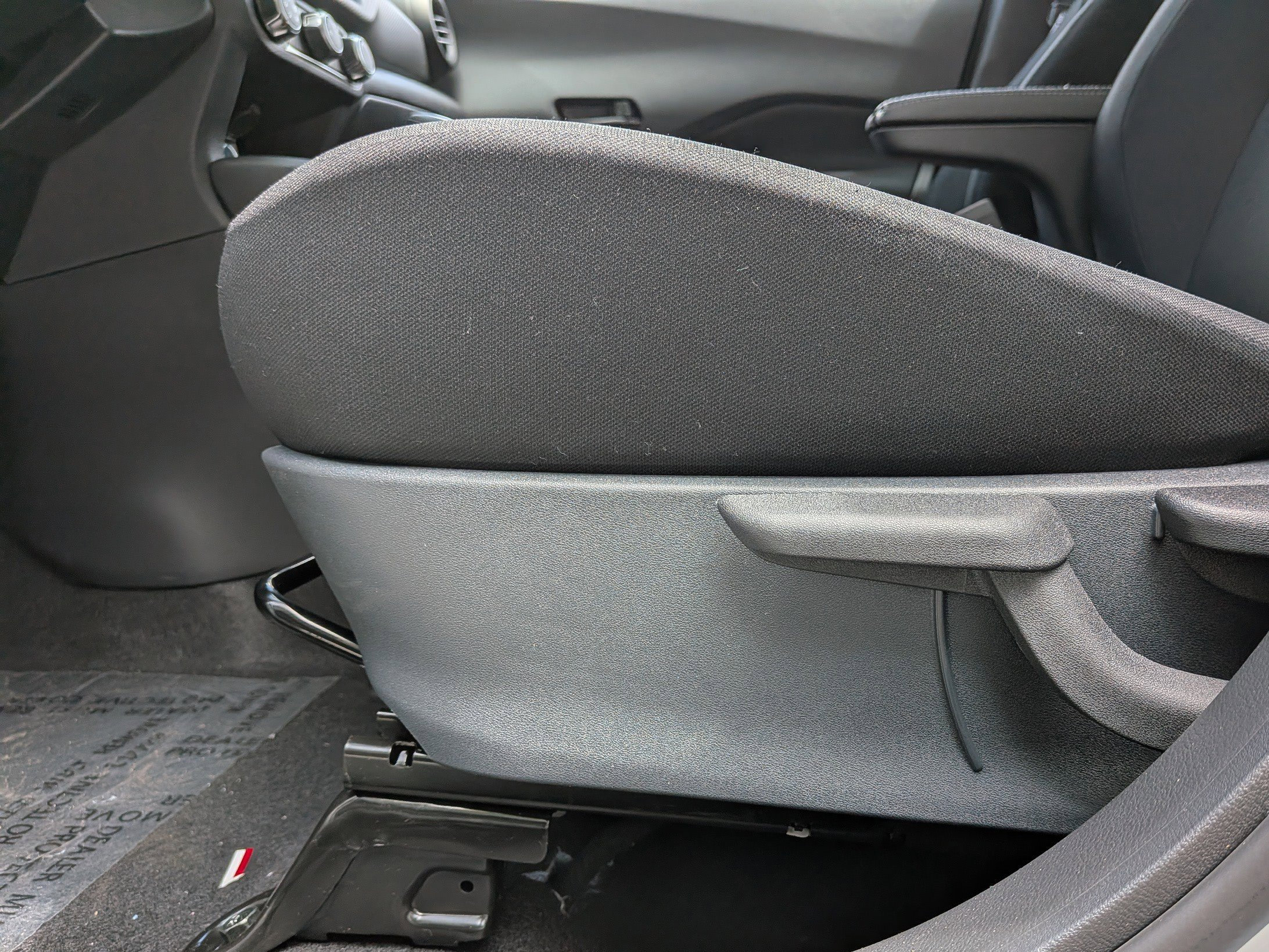 2025 Nissan Kicks Play S photo 12