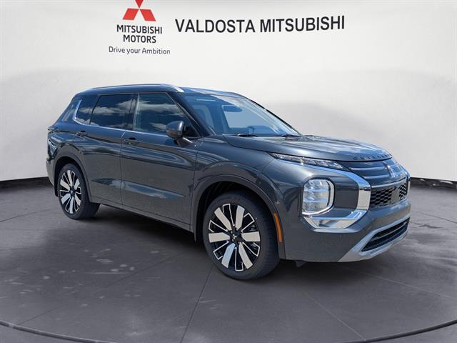 2025 Mitsubishi Outlander SEL's photo